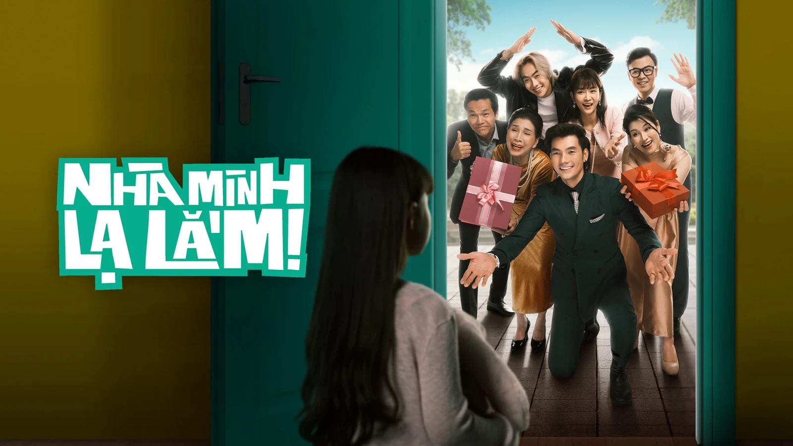 Nhà Mình Lạ Lắm