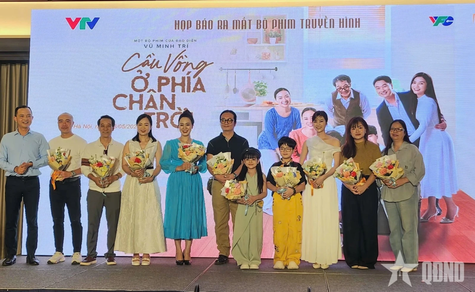 Cầu Vồng Ở Phía Chân Trời